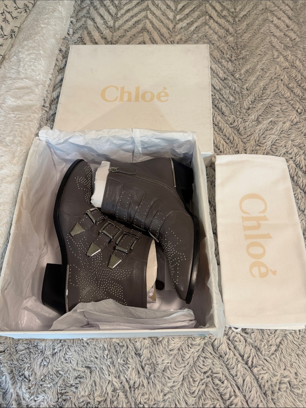 STUNNING & SUPER RARE- Chloe Susanna studded ankle boots in gray 7.5